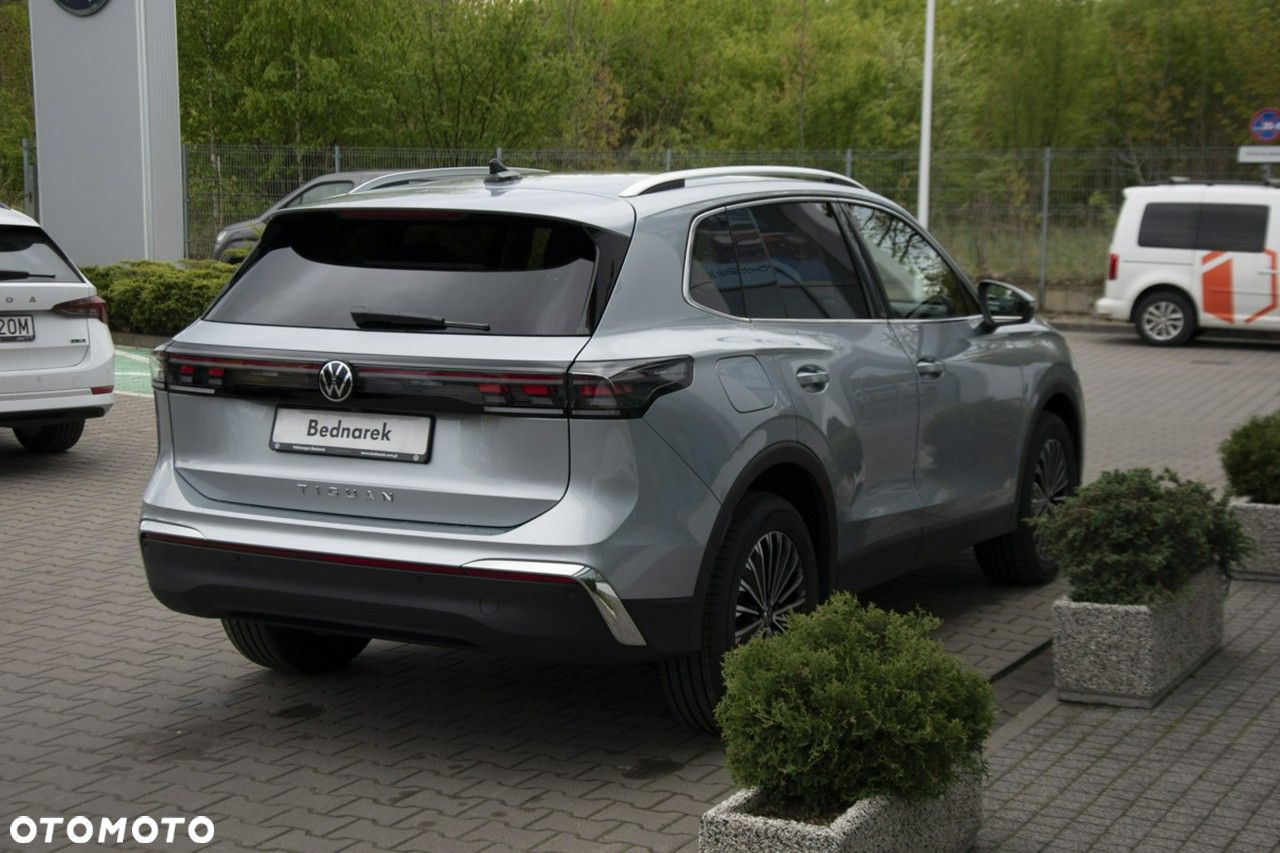 Volkswagen Tiguan - 10