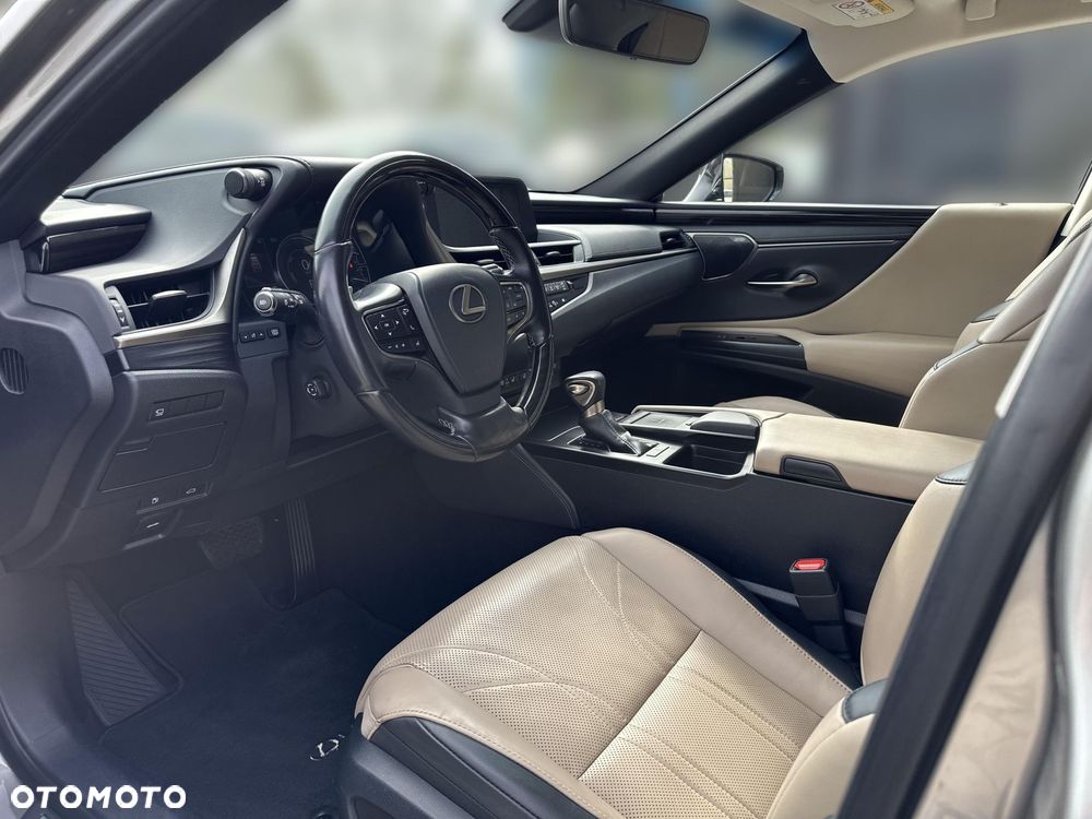 Lexus ES 300h Prestige - 9