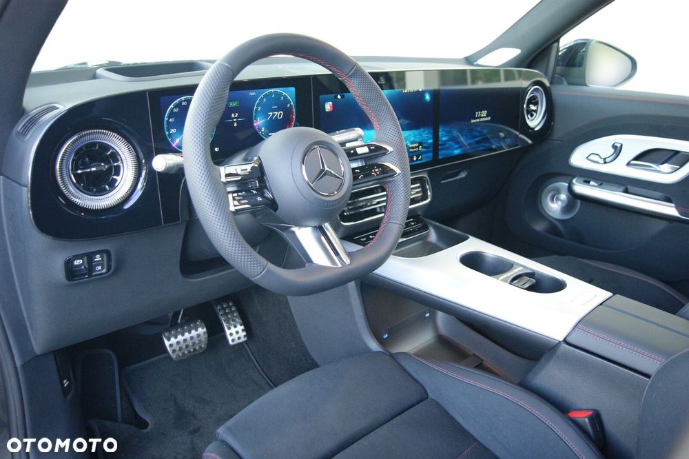 Mercedes-Benz GLB - 13