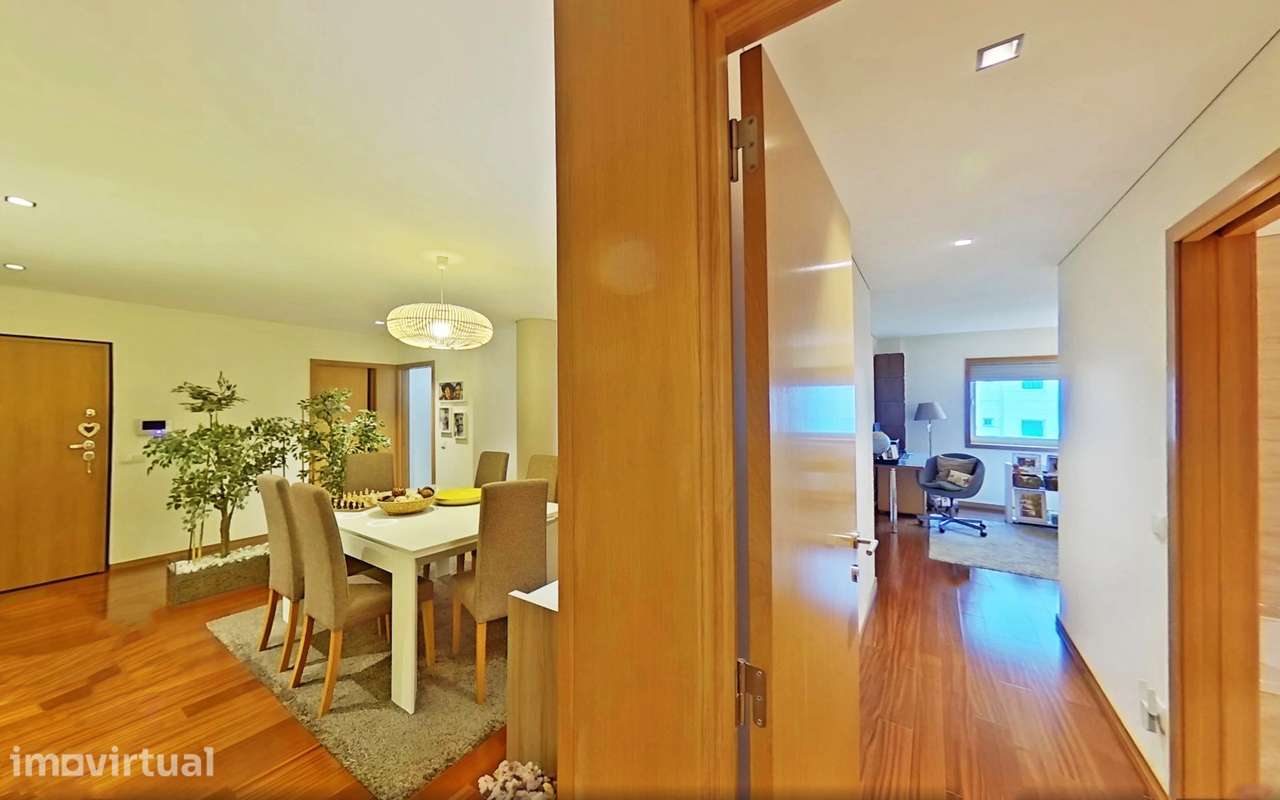 T2 com Duas Suites | Varanda - Grande imagem: 2/25