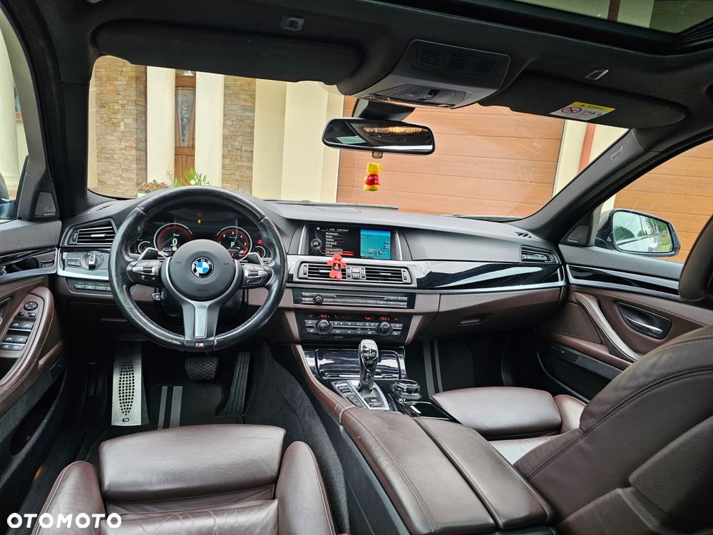 BMW Seria 5 M550d xDrive Sport-Aut - 37