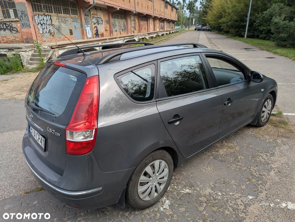 Hyundai i30 1.6 Comfort - 13