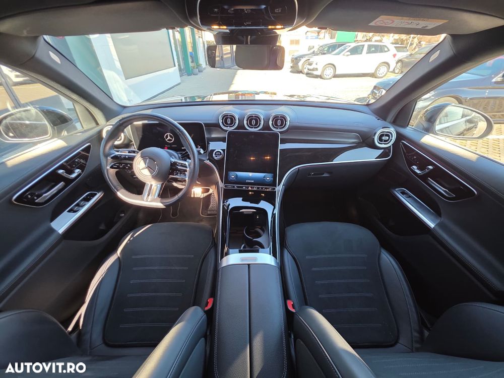 Mercedes-Benz GLC 300 4Matic 9G-TRONIC AMG Line Advanced - 17