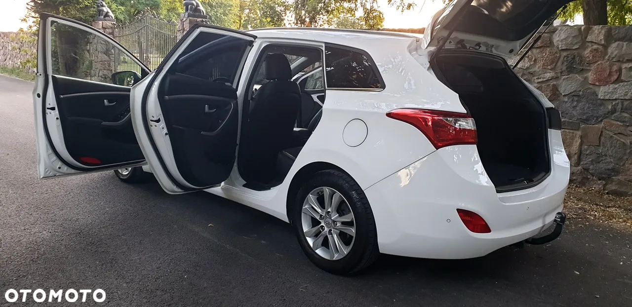 Hyundai i30 1.6 CRDI Fifa World Cup Edition - 12
