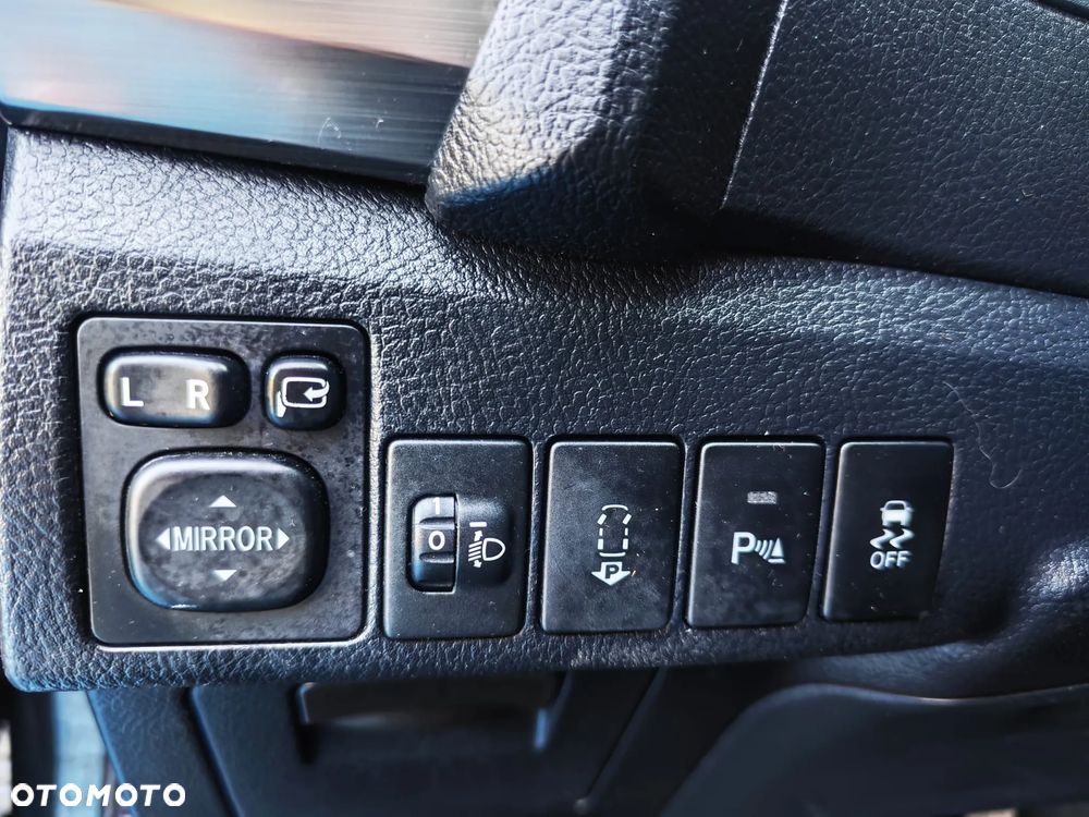 Toyota Auris 2.0 D-4D Premium Comfort - 35