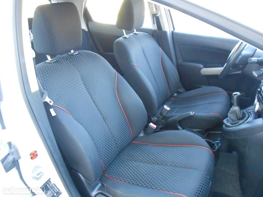 Mazda 2 1.3 MZR Sport - 26