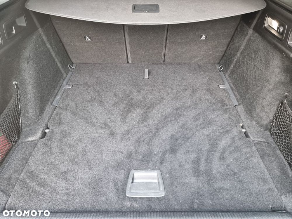 Peugeot 308 1.5 BlueHDi Allure S&S - 23