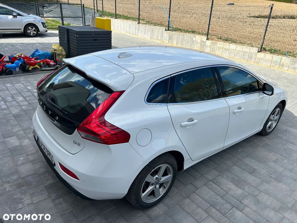Volvo V40 D3 Geartronic Momentum - 17