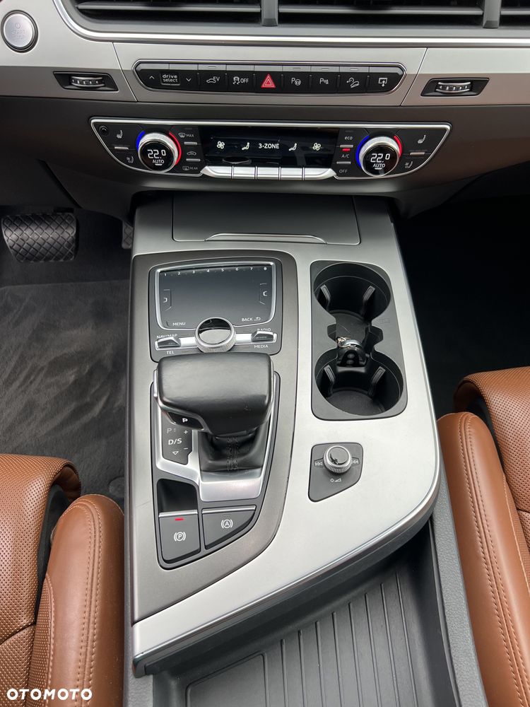 Audi Q7 - 32