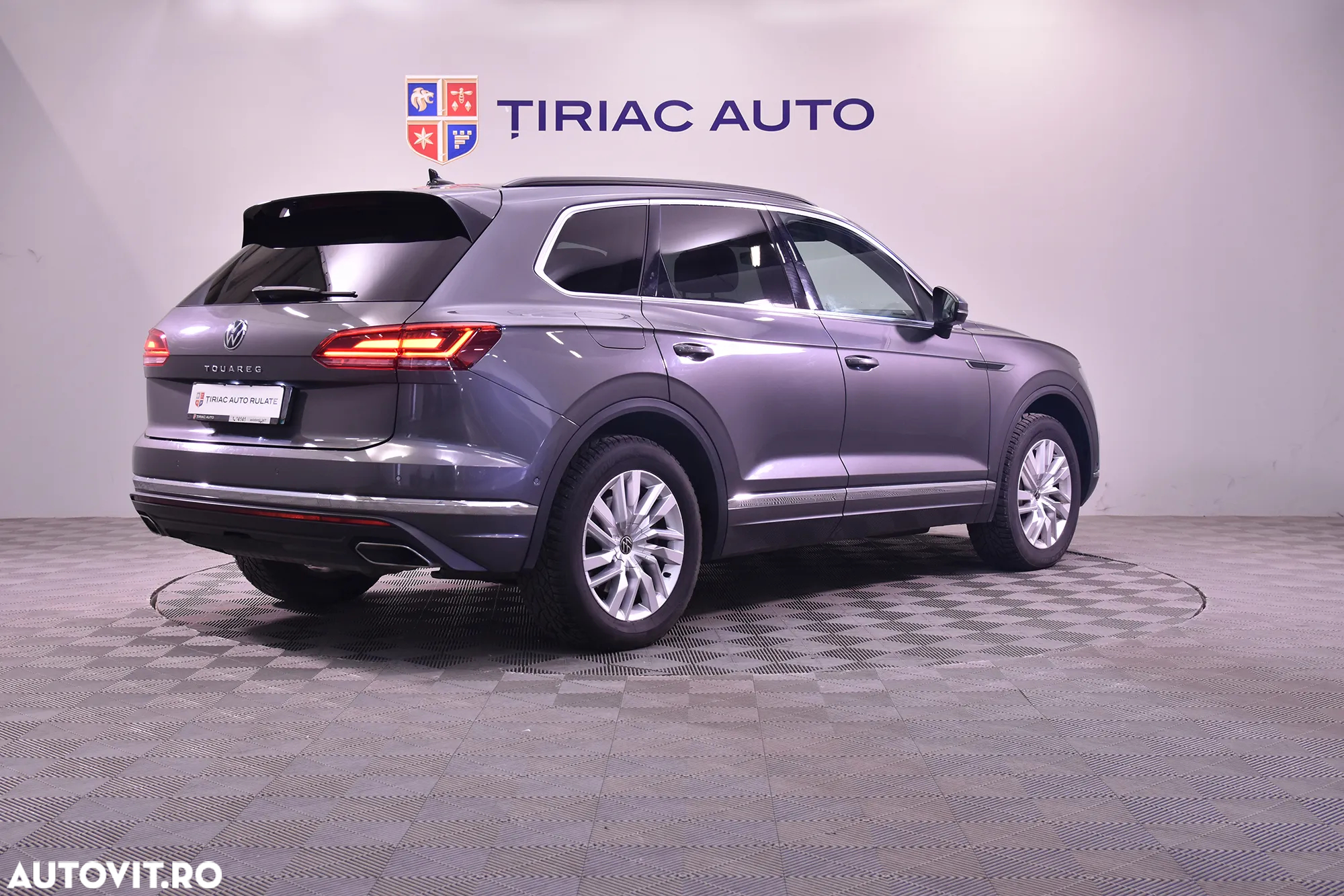 Volkswagen Touareg - 5