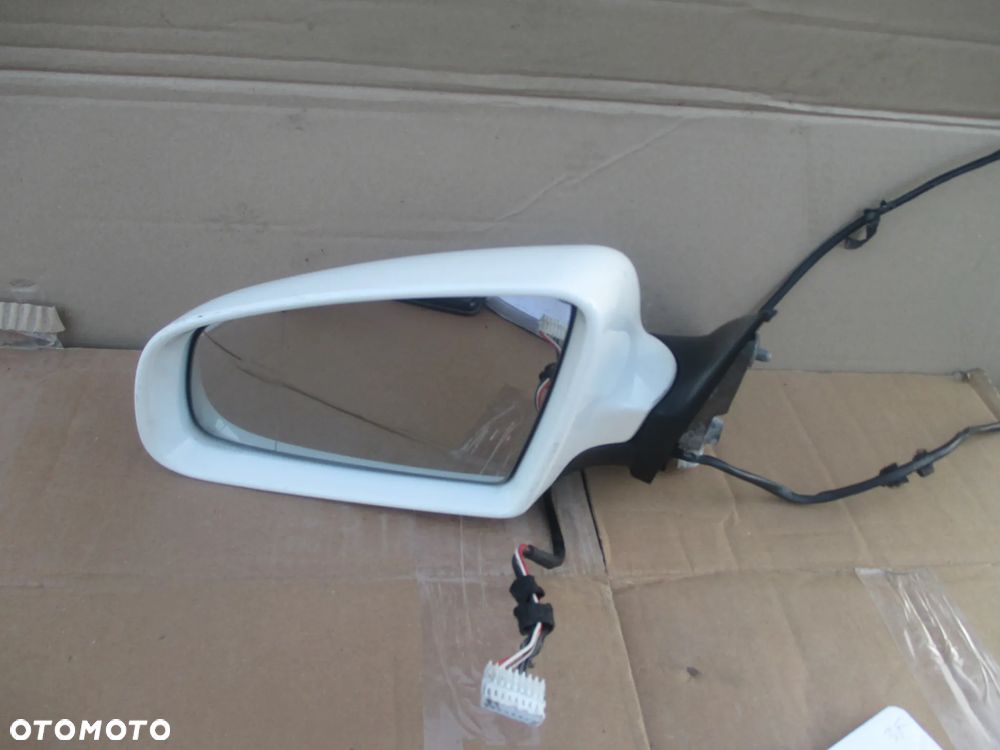 lusterko lewe Audi A4 B6 5pin Europa - 1