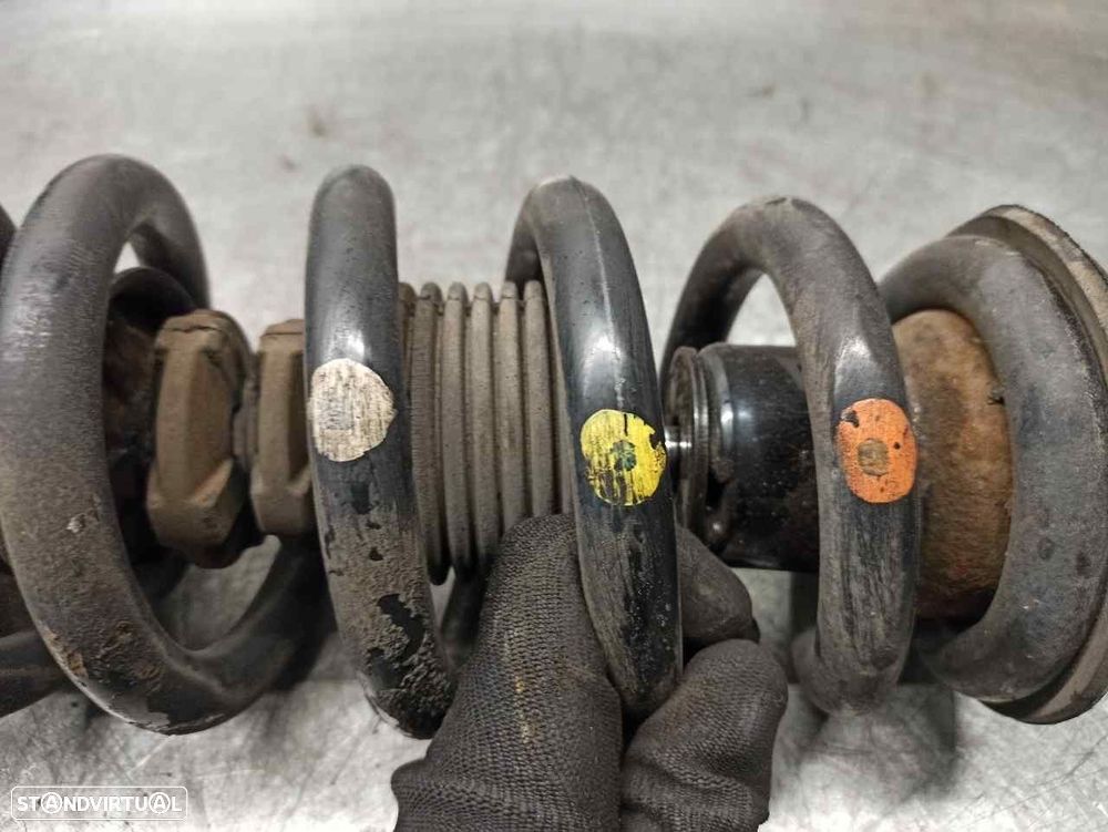 AMORTECEDOR FRONTAL ESQUERDO MITSUBISHI PAJERO III 2004 -4062A002 - 1