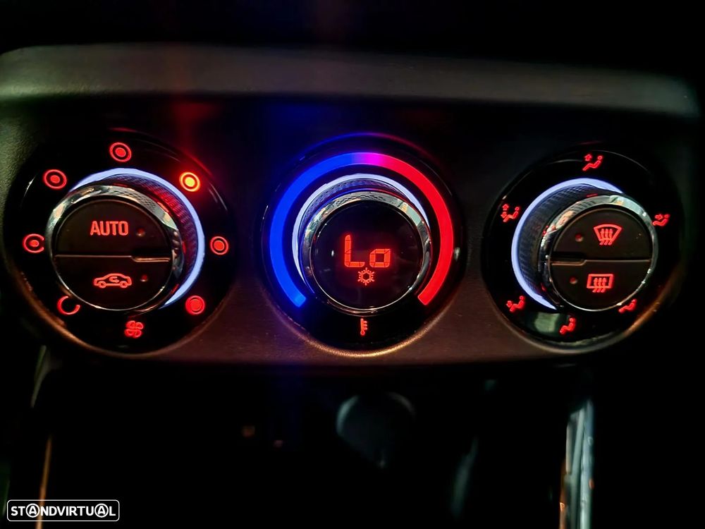 Opel Adam 1.4 Turbo Rocks S - 14