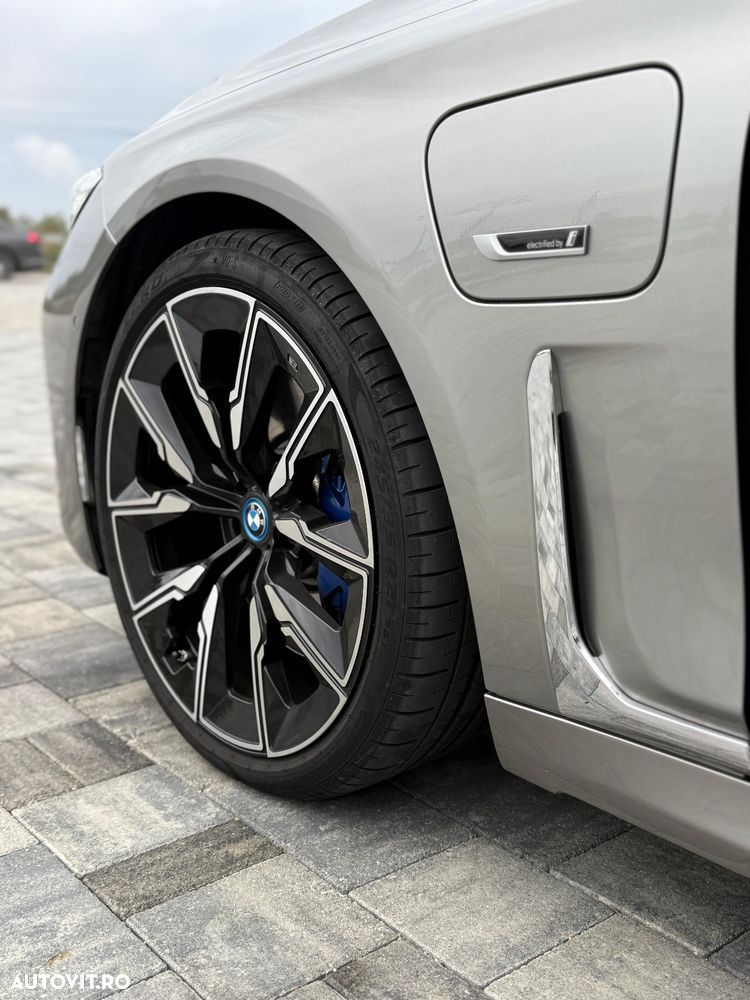 BMW Seria 7 745Le - 3