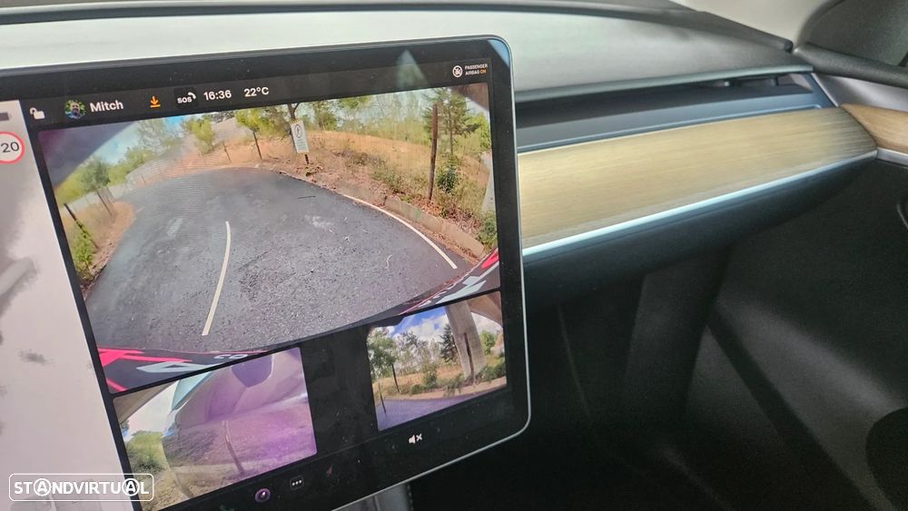 Tesla Model Y Long Range Dual Motor AWD - 22