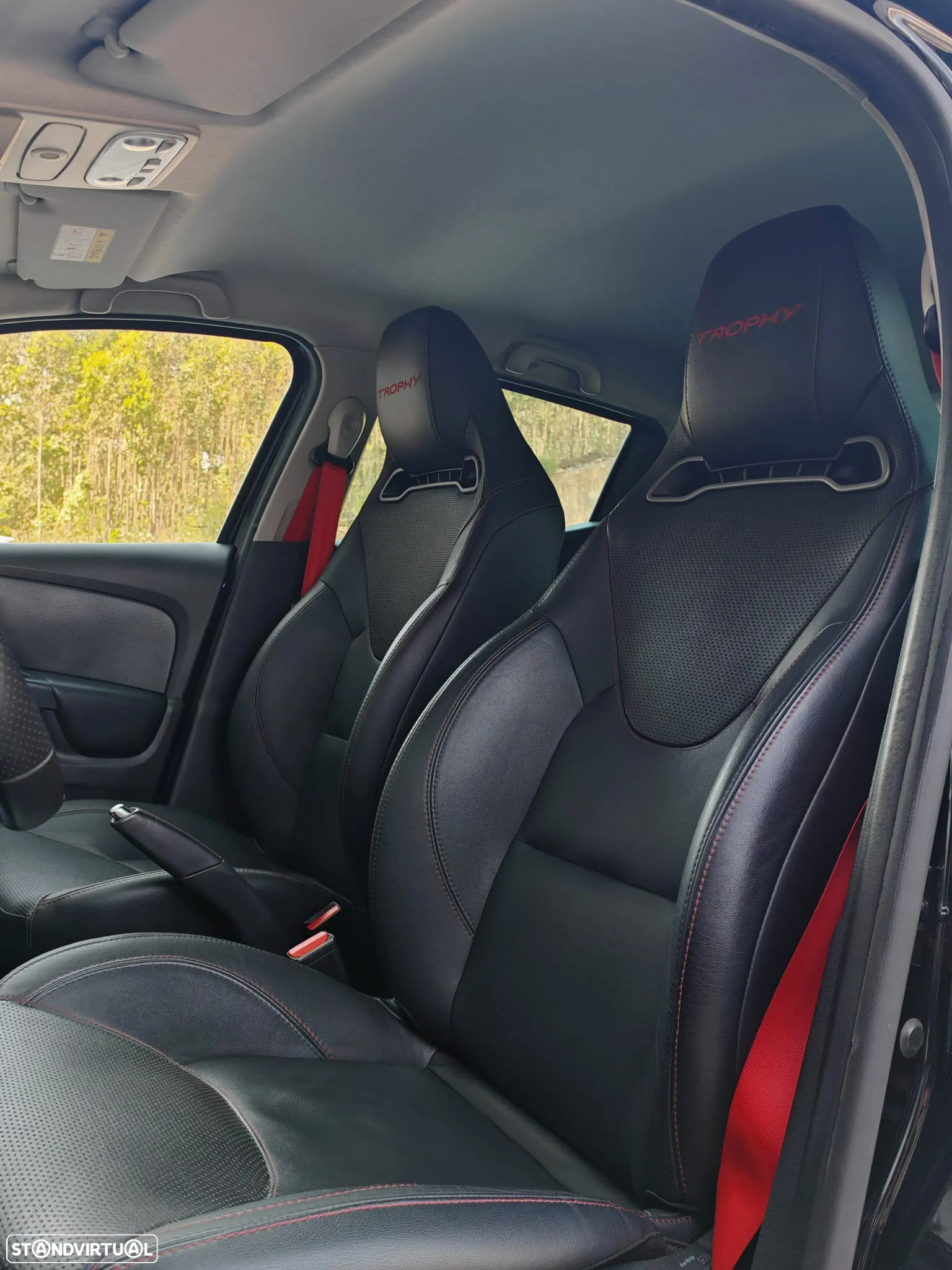 Renault Clio TCe 220 EDC R.S. Trophy - 20