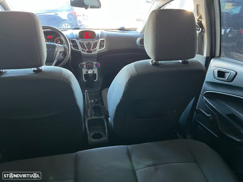 Ford Fiesta 1.4 TDCI Champions Edition - 28