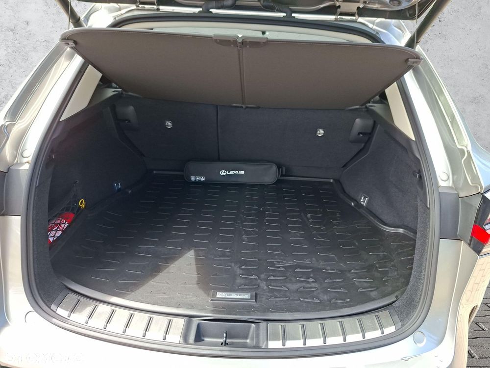 Lexus NX 350h Omotenashi AWD - 25