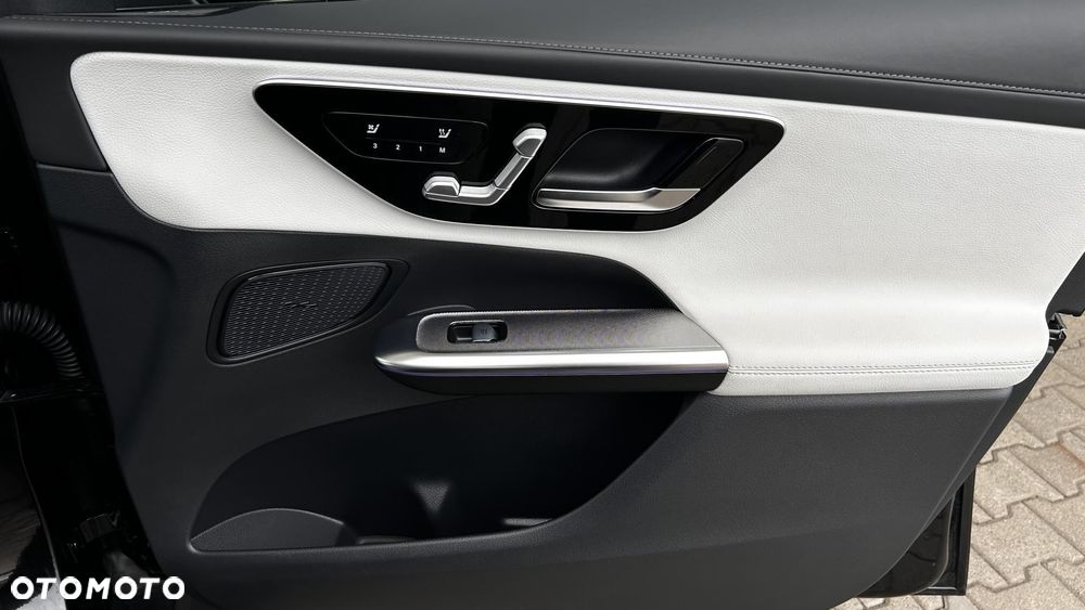Mercedes-Benz GLC 300 mHEV 4-Matic AMG Line - 24
