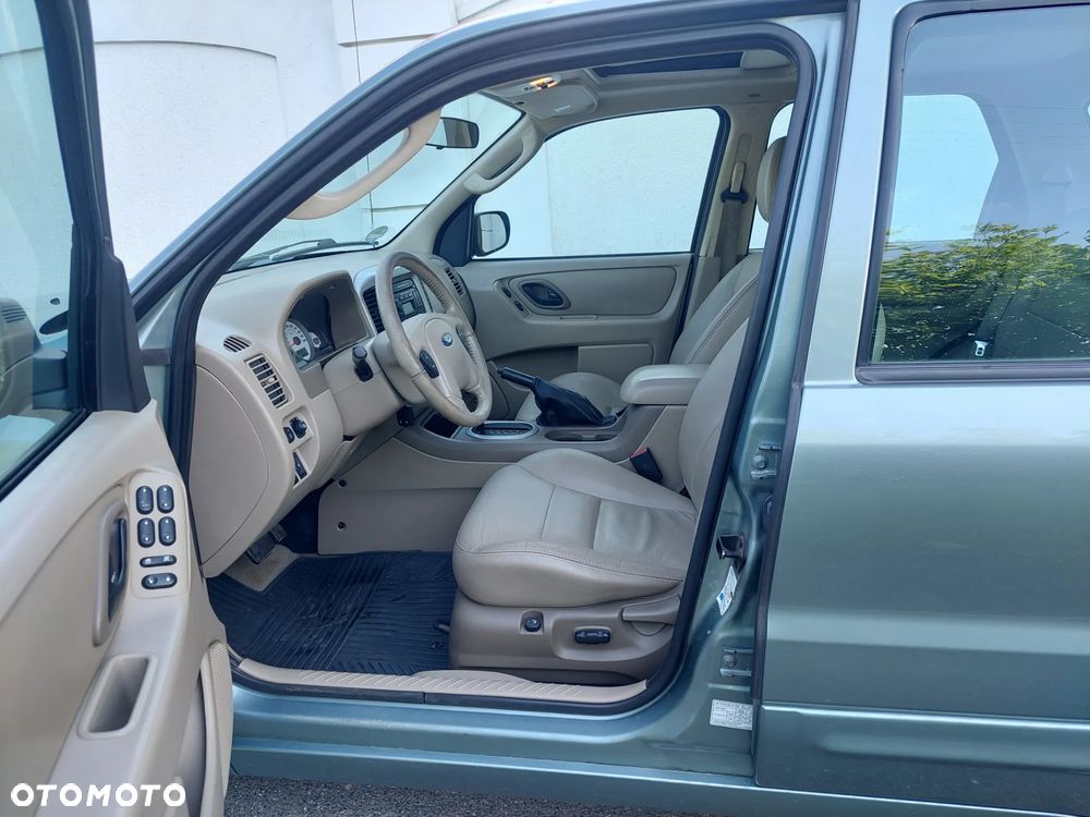 Ford Maverick 3.0 V6 Limited - 5