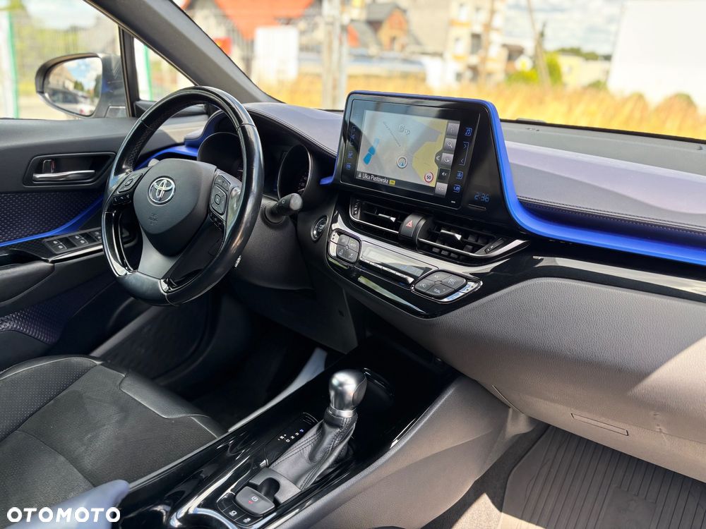 Toyota C-HR 1.2 T Dynamic CVT 4x4 - 37