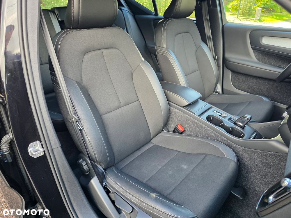 Volvo XC 40 T3 Geartronic Momentum - 23