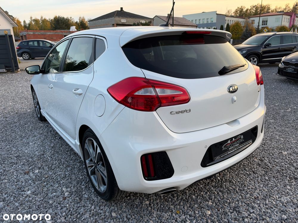 Kia Ceed 1.6 CRDi GT Line - 36