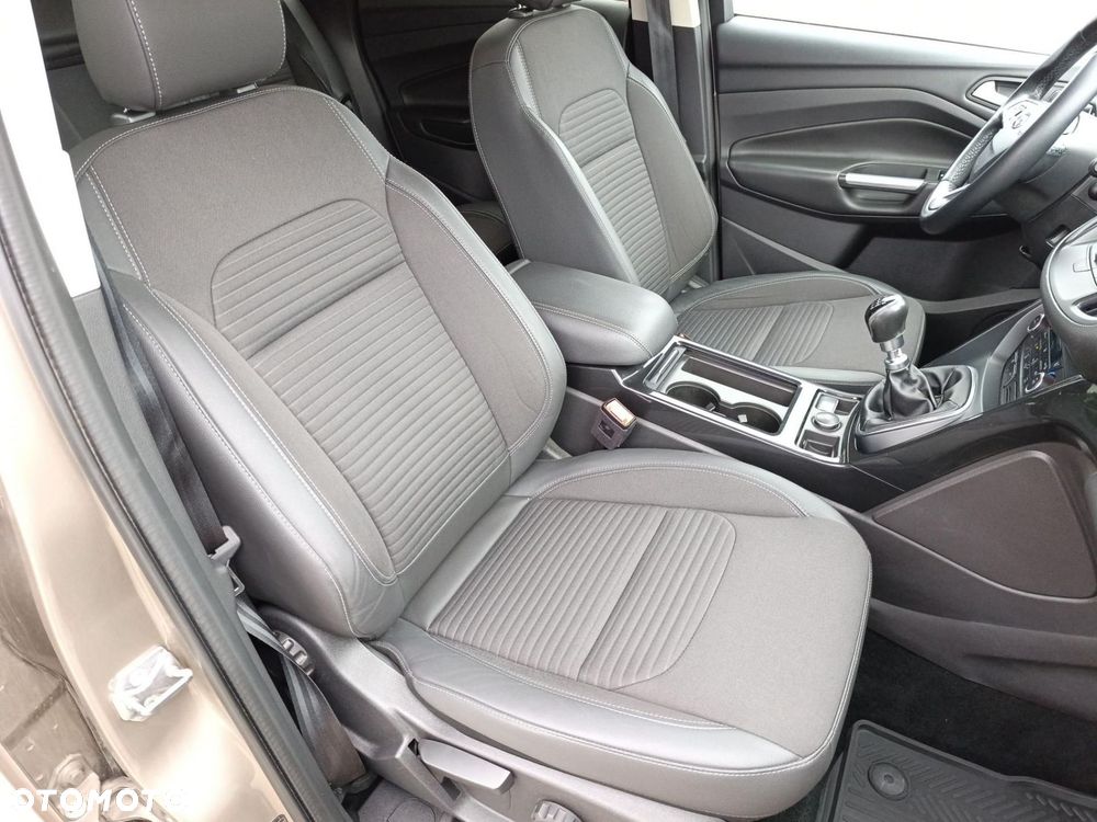 Ford Kuga - 15