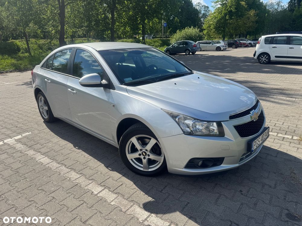 Chevrolet Cruze 1.6 LS - 9