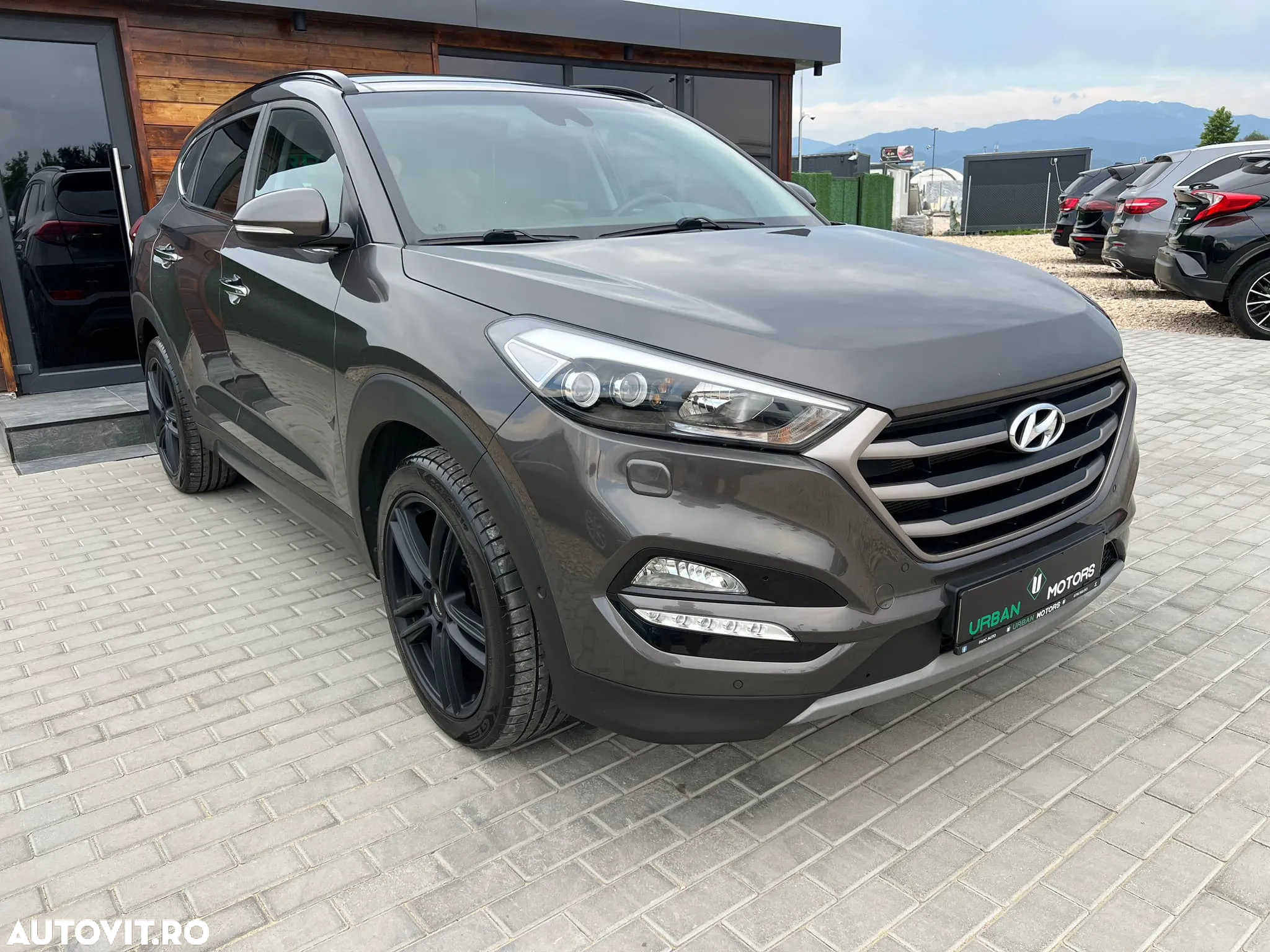 Hyundai Tucson 2.0 CRDI 4WD Automatik Premium - 24