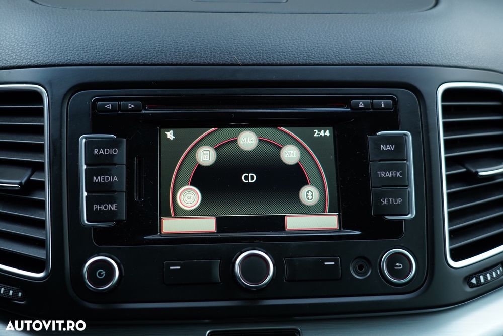 Volkswagen Sharan 2.0 TDI Blue Motion Highline - 23