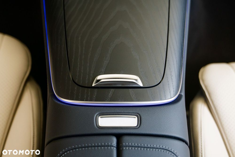 Mercedes-Benz Klasa E - 24
