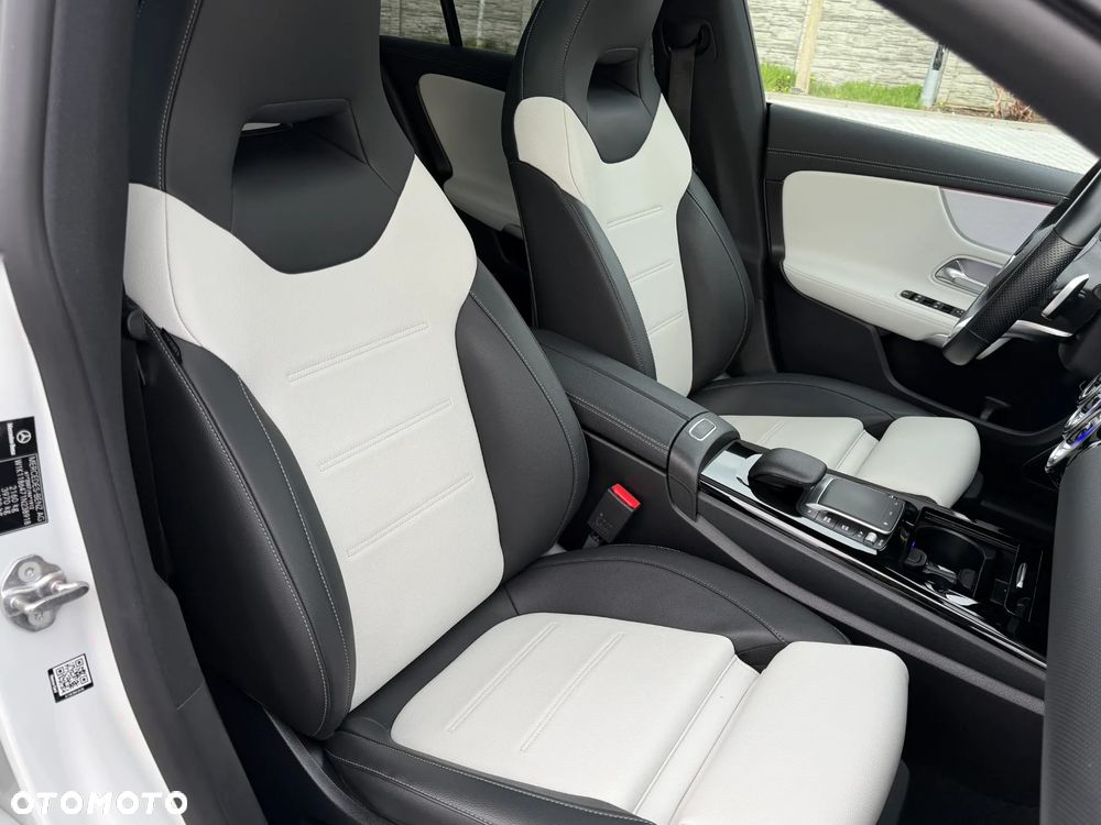 Mercedes-Benz CLA 250 4-Matic AMG Line 7G-DCT - 31