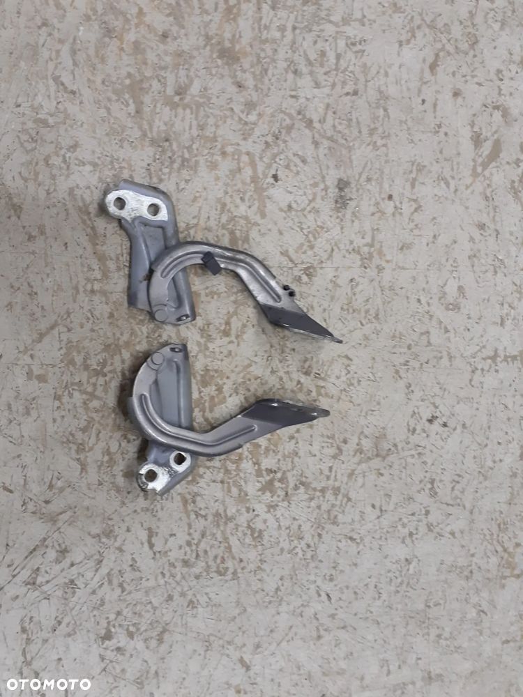 ZAWIAS MASKI LEWY PRAWY FORD FOCUS MK3 BM51-A1880 BM51-A1680