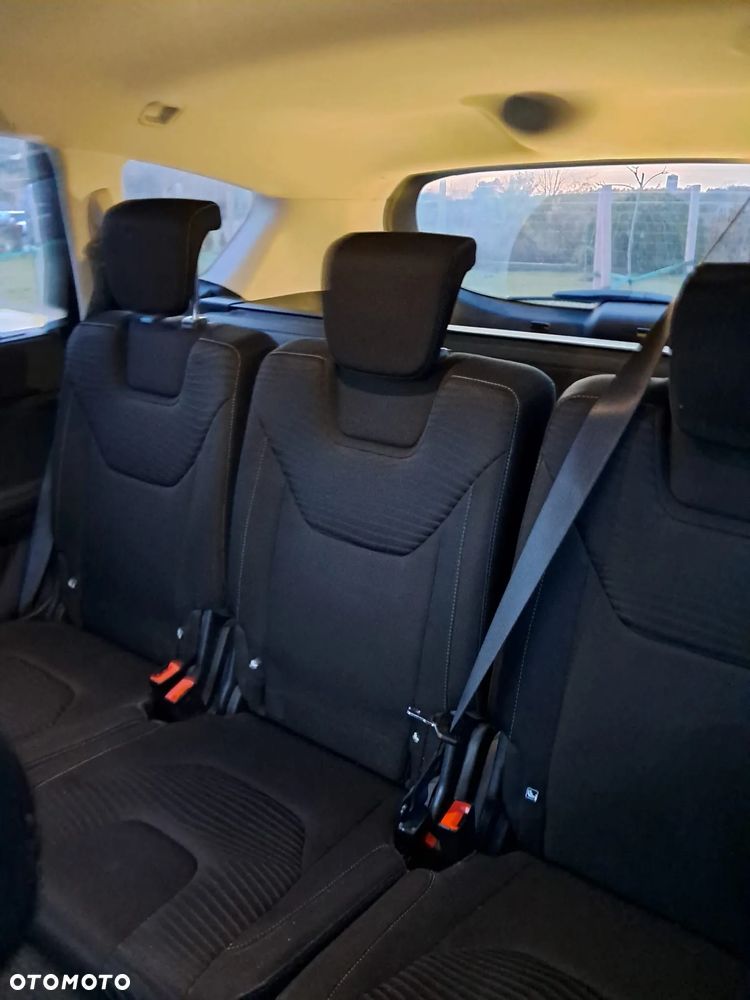 Ford S-Max - 14