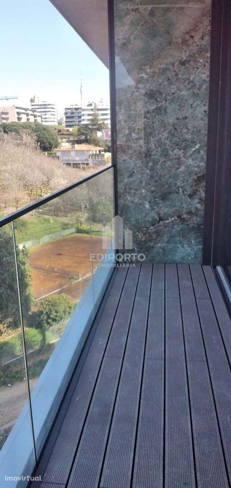 Apartamento T1, com varanda e lugar de garagem junto ao GaiaShopping - Grande imagem: 2/12