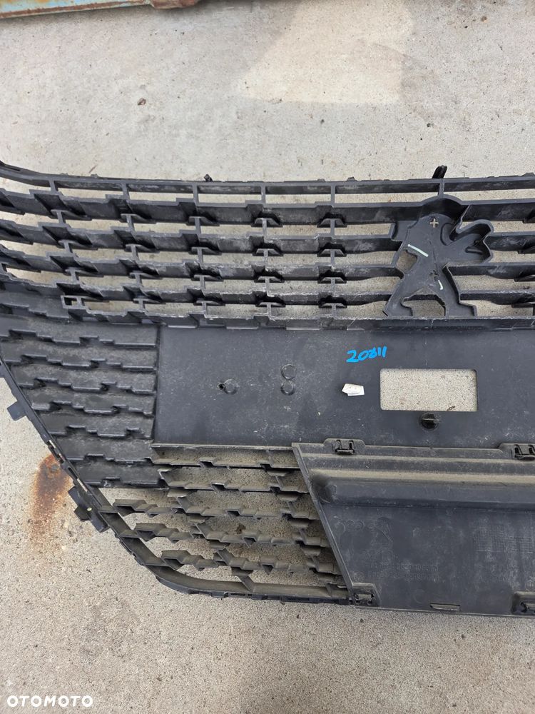 Grill Atrapa kratka zderzaka przedniego Peugeot 208 II - 9