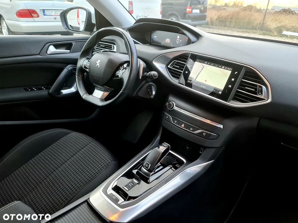 Peugeot 308 SW 1.5 BlueHDi GT Pack S&S EAT8 - 29