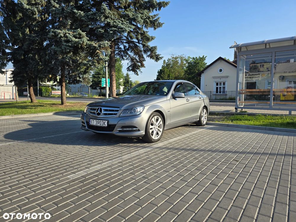 Mercedes-Benz Klasa C 180 CGI BlueEff Avantgarde - 13