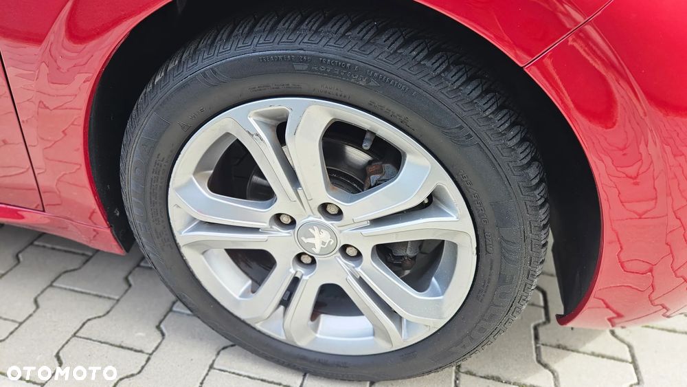 Peugeot 208 - 4
