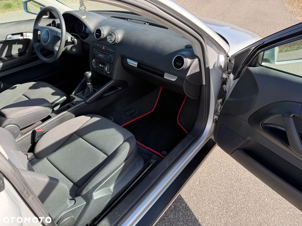 Audi A3 3-drzwiowe 1.6 Ambiente - 19