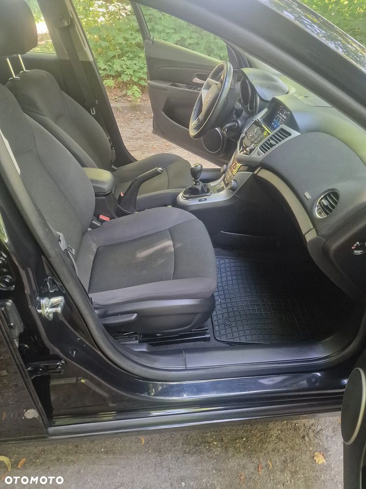 Chevrolet Cruze 1.8 LT - 9