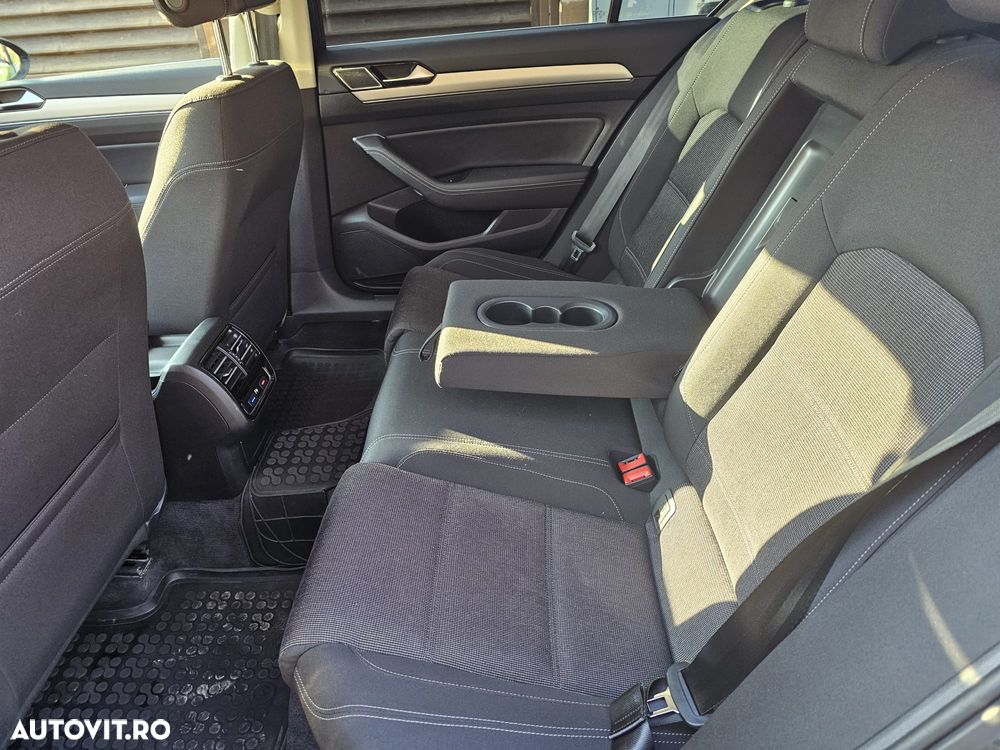 Volkswagen Passat 2.0 TDI Comfortline - 15