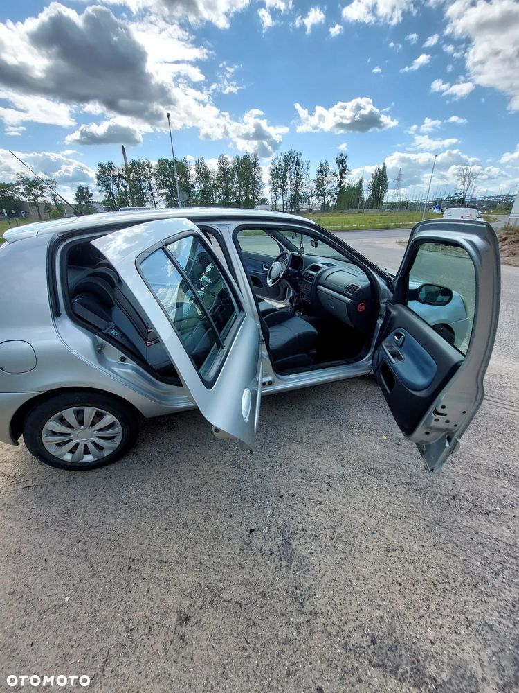 Renault Clio - 7