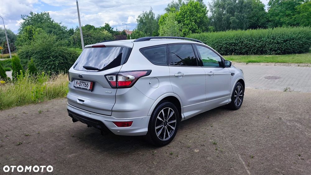 Ford Kuga 1.5 EcoBoost 2x4 ST-Line - 8