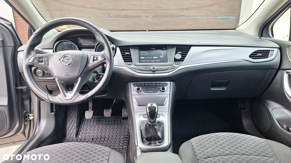 Opel Astra 1.4 T Enjoy - 10