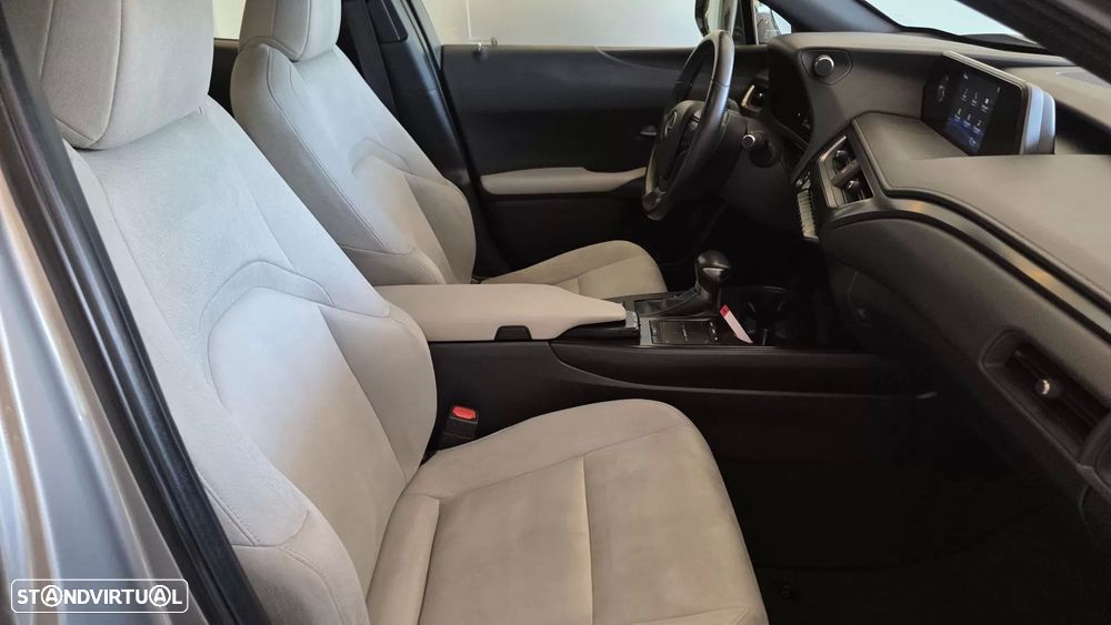 Lexus UX 250h Executive - 54