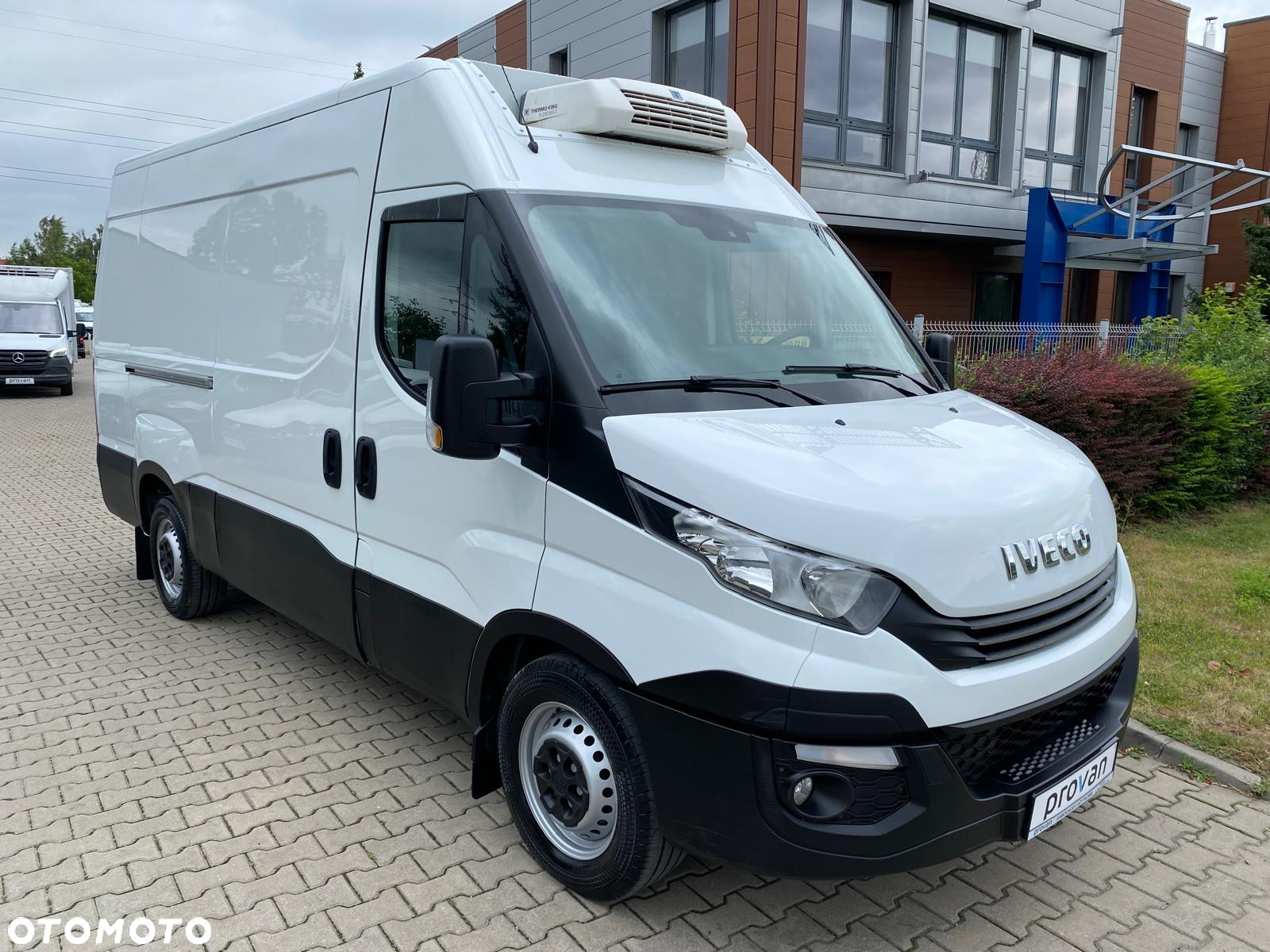 Iveco DAILY 35-140 HI-MATIC CHŁODNIA THERMO KING V200 MAX L2H2 - 4