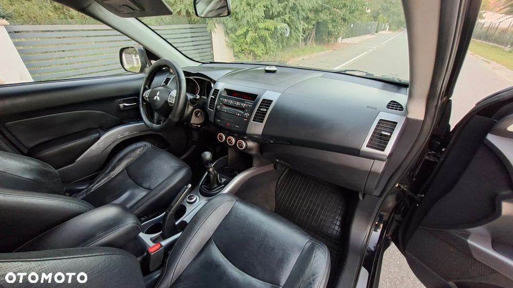 Mitsubishi Outlander - 17