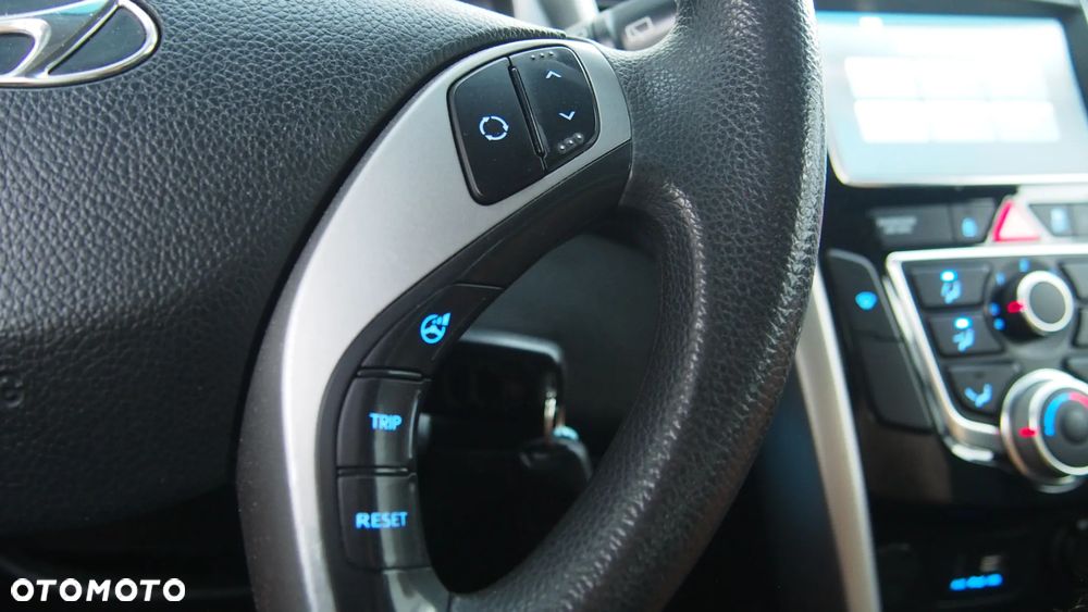 Hyundai i30 1.4 Family - 11